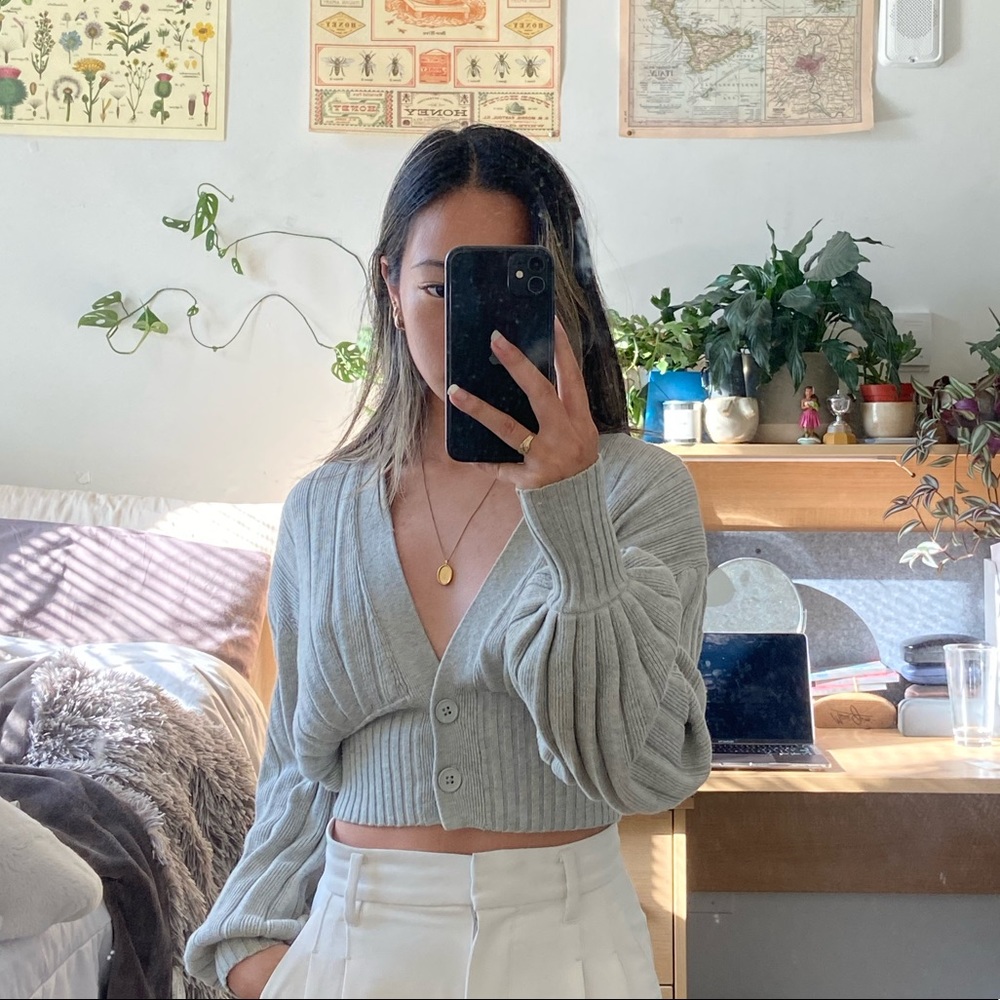 (AVAILABLE) Aritzia Wilfred Thais Cardigan